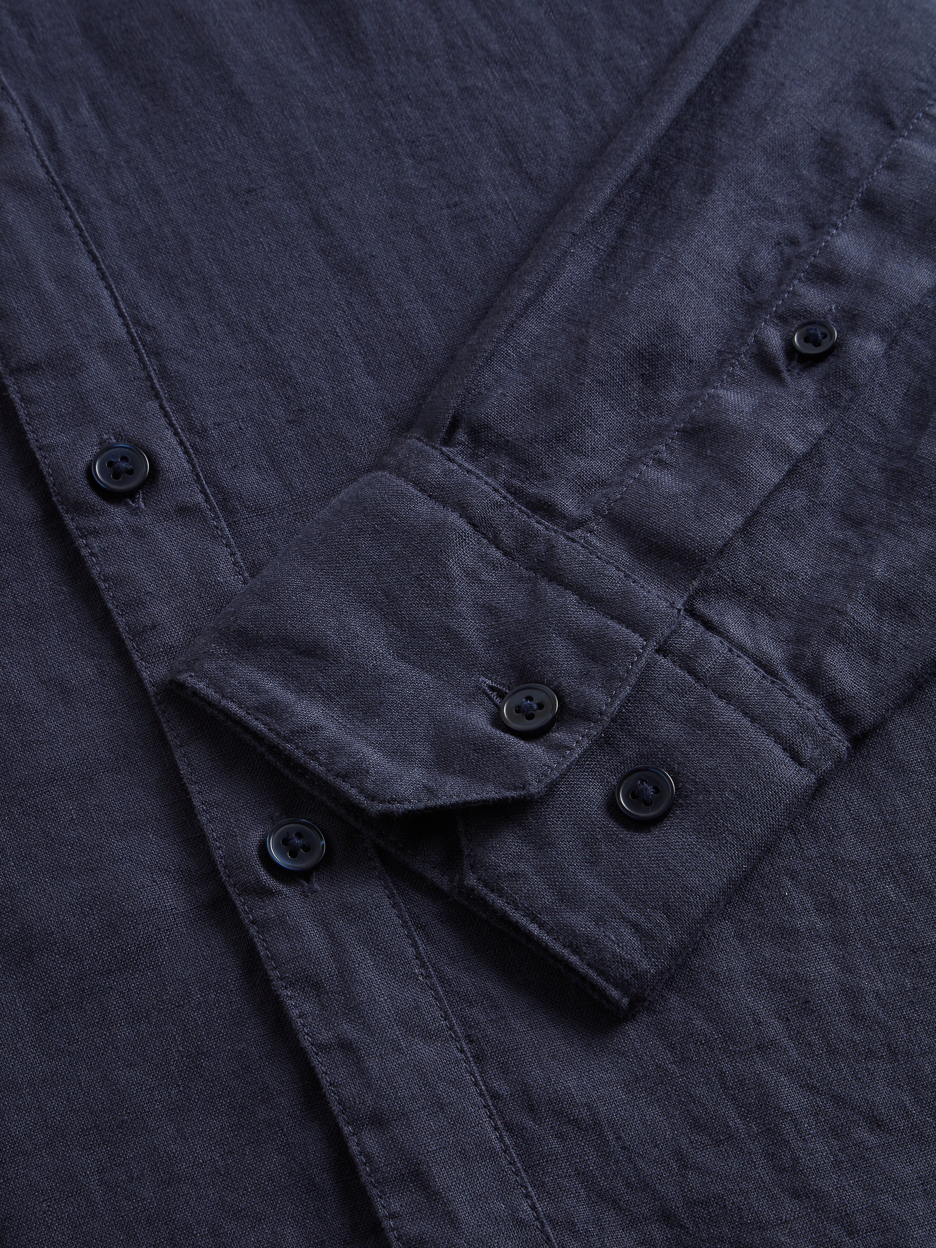 The Relaxed Linen Shirt - Image 4